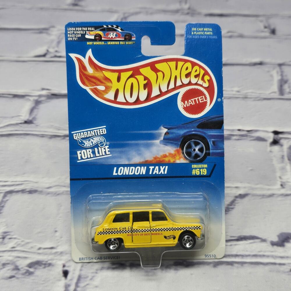 Hot Wheels London Taxi Collector #619 with opening doors New in Package